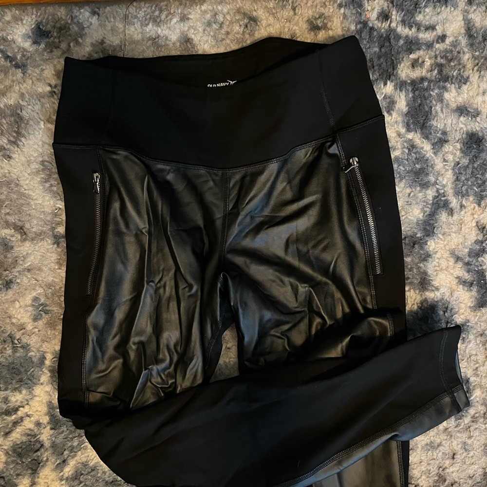 Black leggings